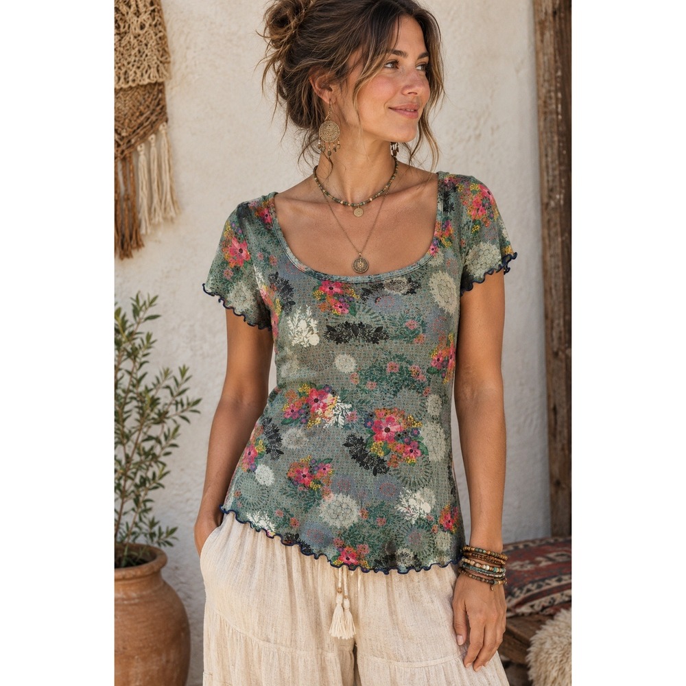 Natural Life Devon ButterSoft Top Green Painted Garden Floral Scoop Neck Medium